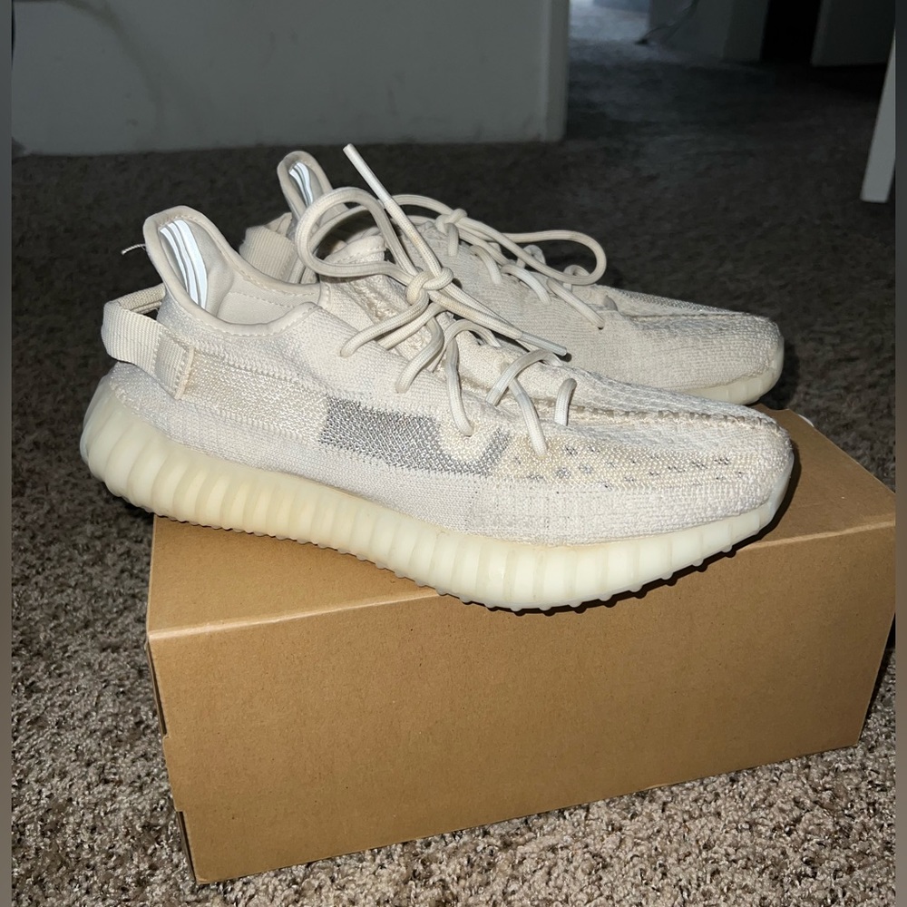 Yeezy Boost 350 V2